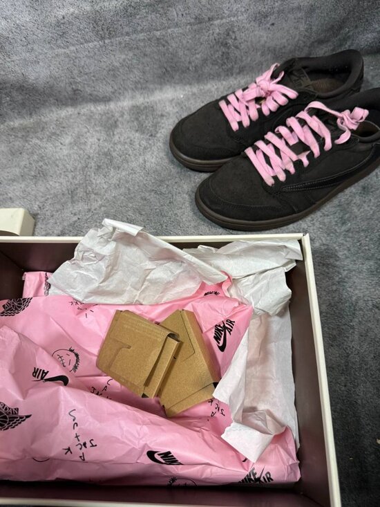 Size 5.5 | Jordan 1 Travis Scott With Box | Pre-Owned main image 8